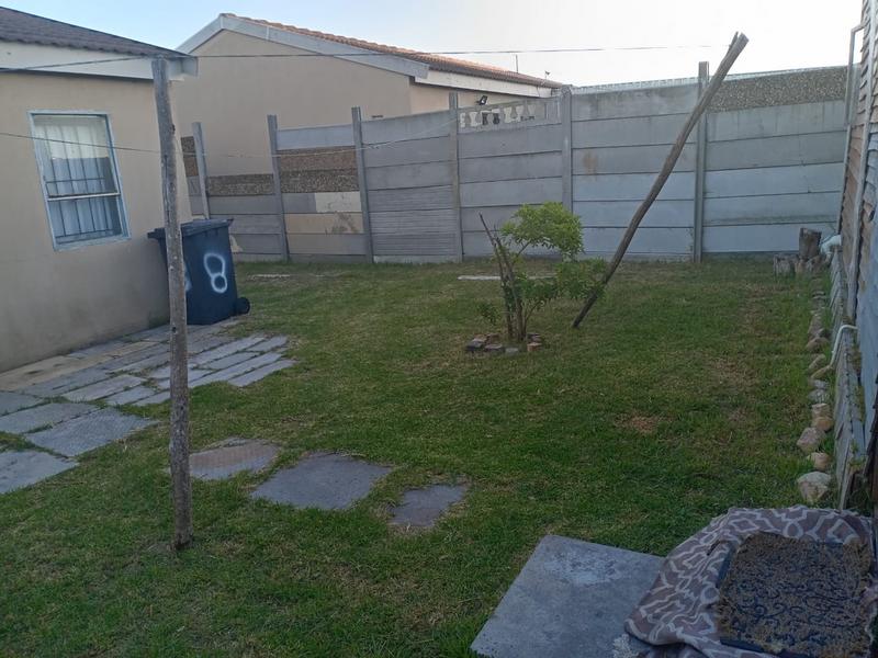 2 Bedroom Property for Sale in Pelikan Park Western Cape